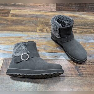 Skechers Keepsakes 2.0 women's winter boots in gray faux fur trim